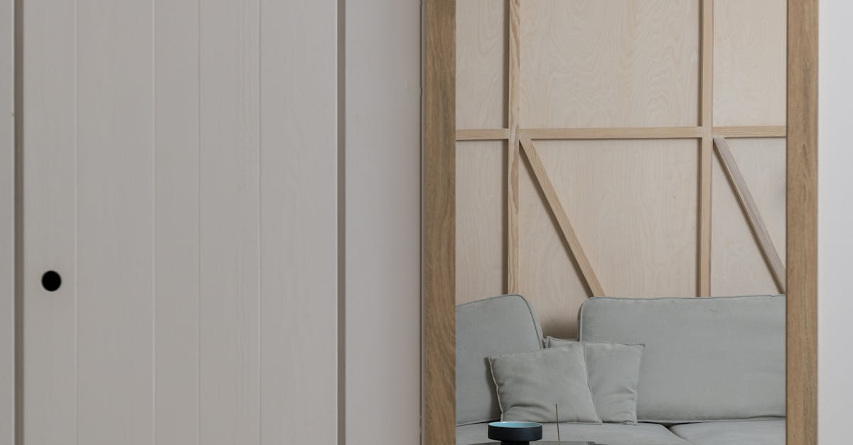 Customizing Blank Walls with DIY Photo Galleries  